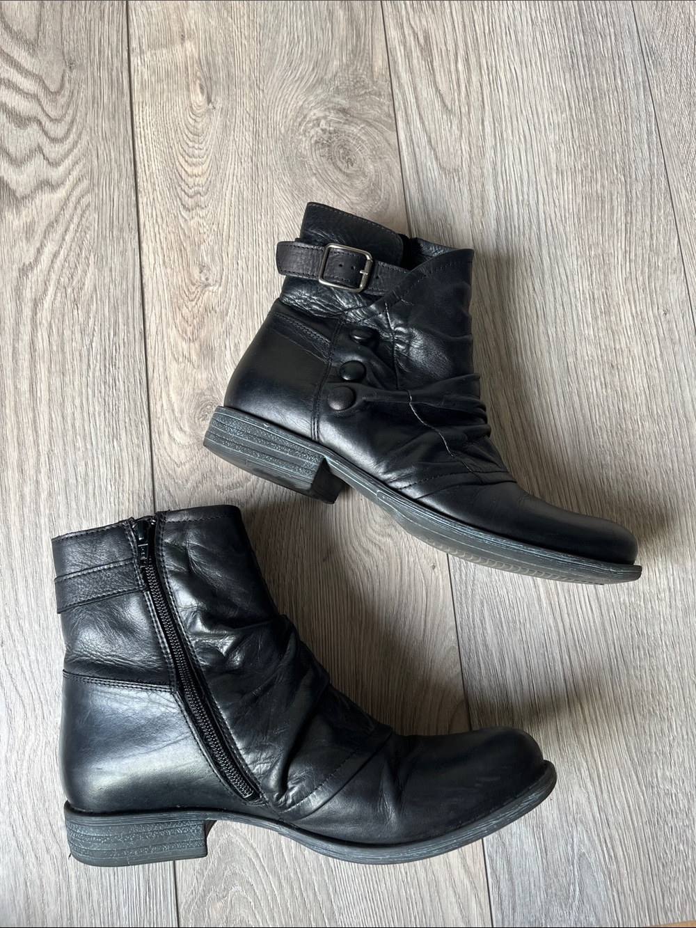 Miz Mooz Lenard Black Leather Zipper Ankle Boots Size 9 - Picture 5 of 10